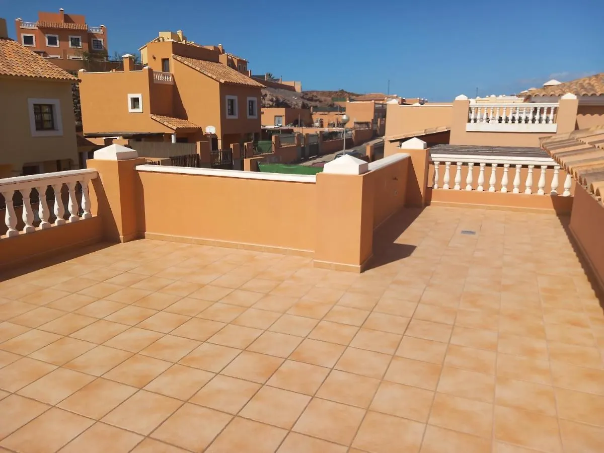 Villa Palmera - 3 Bedroom 코라레호 0*,  스페인